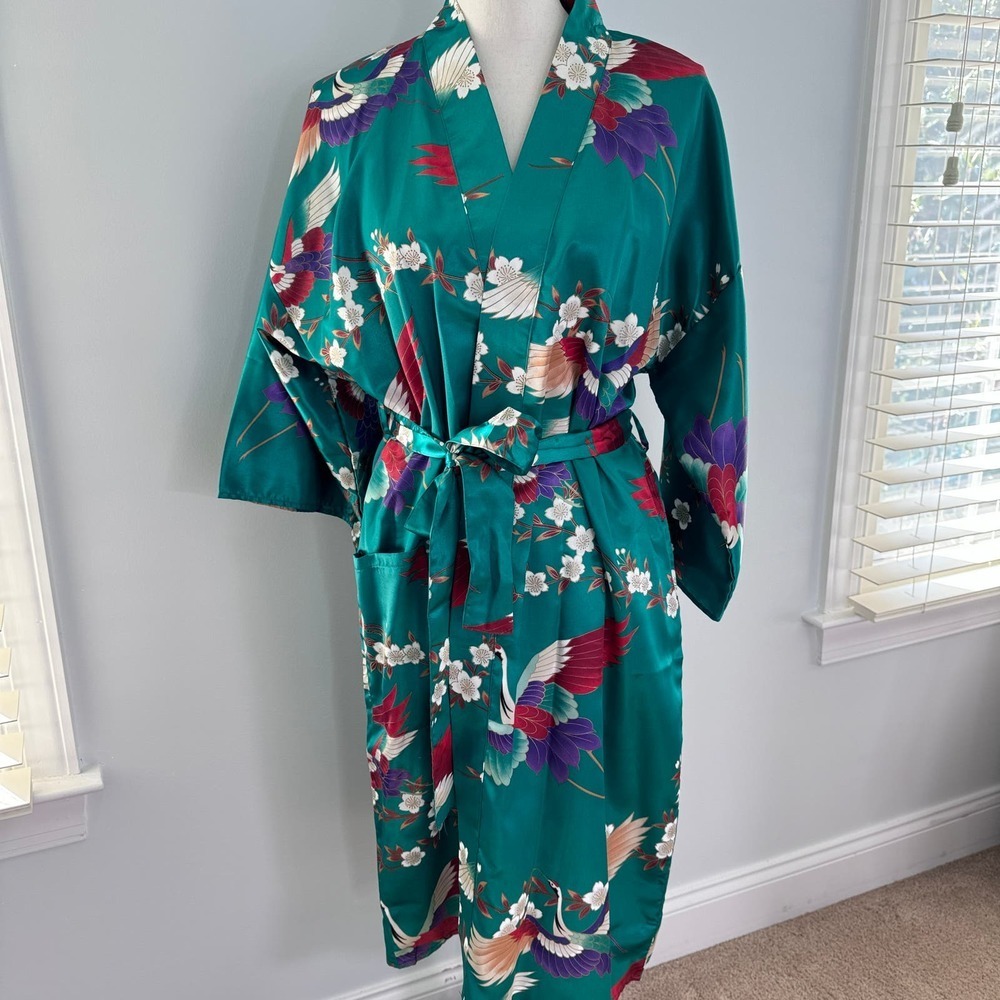 Ichiban Women's Made in Japan Floral and Cranes 42" Robe